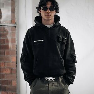 Tamed Psychotic Black “Utility Tech”Hoodie Men’s Medium New Without Tags!